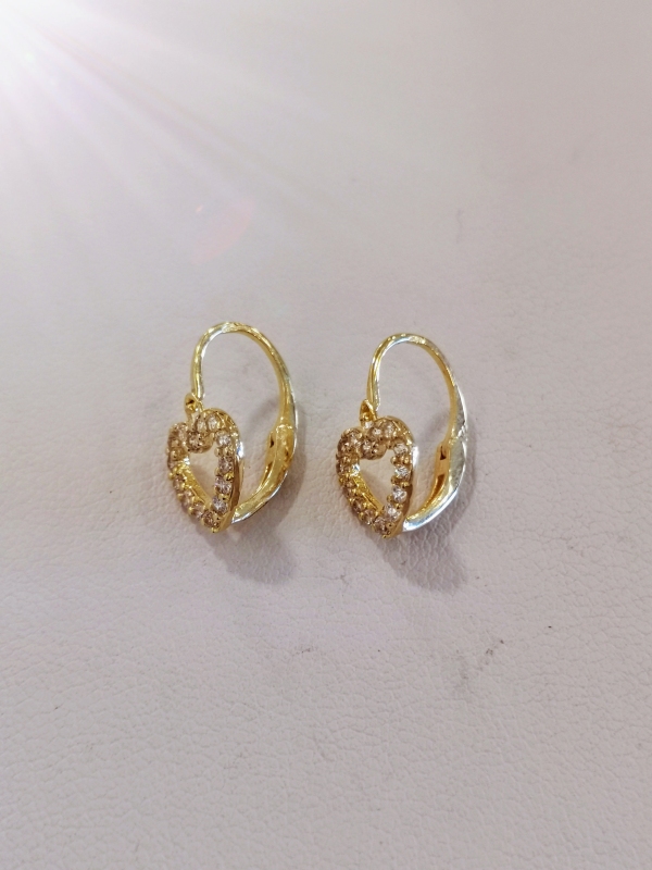 Zlaté naušnice - srdíčka s bílými zirkony