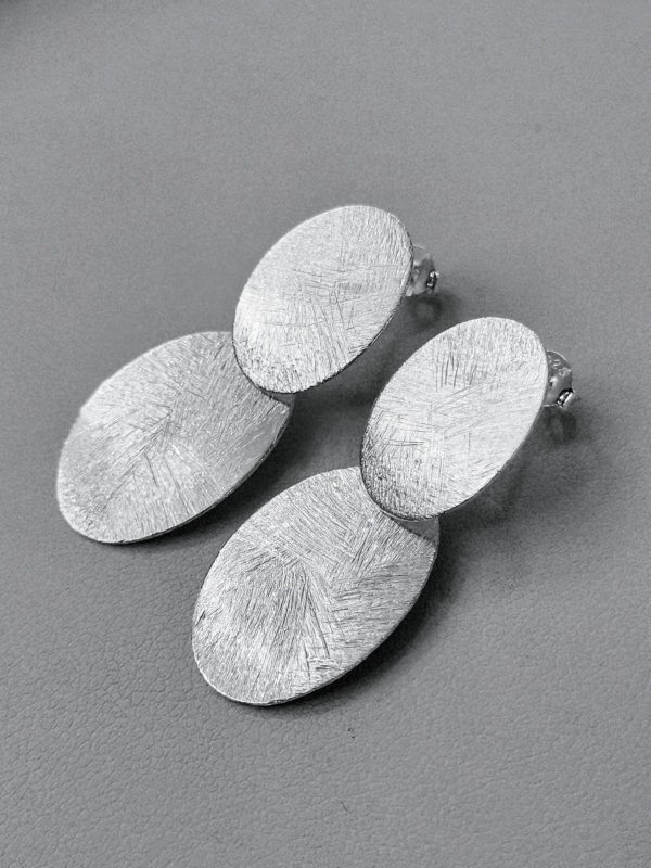 Extravagantní stříbrné naušnice