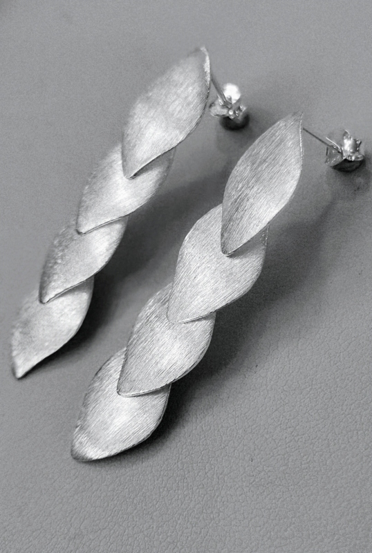 Extravagantní stříbrné naušnice