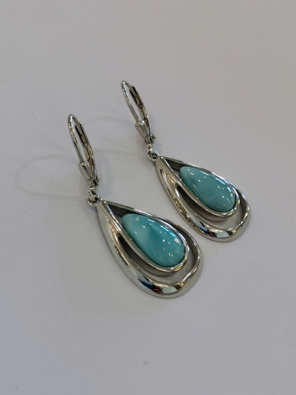 Stříbrné naušnice s larimarem