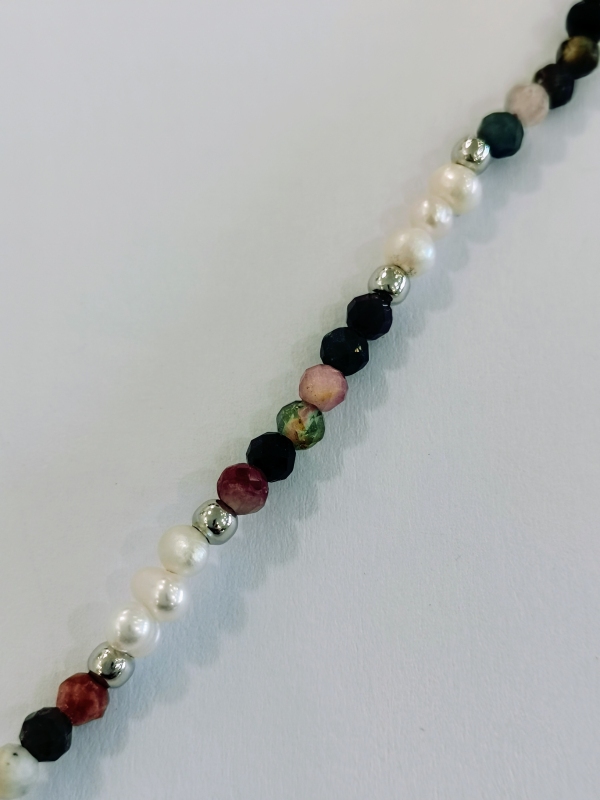 Stříbrný náramek s pravými kameny