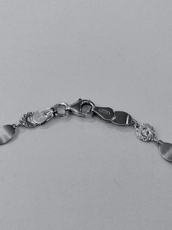 Stříbrný náhrdelník ozdobný, rhodiovaný