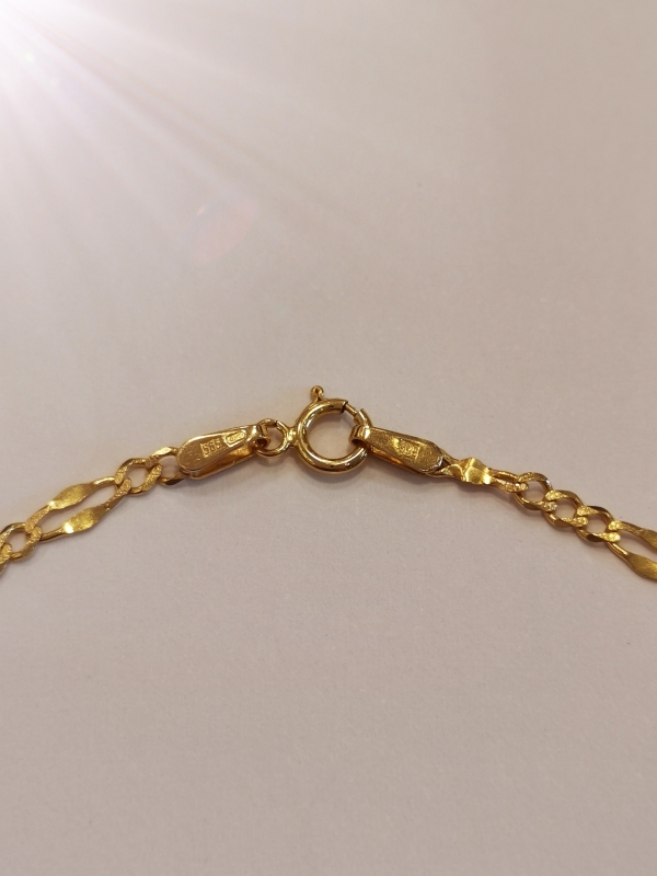 Zlatý řetízek figaro