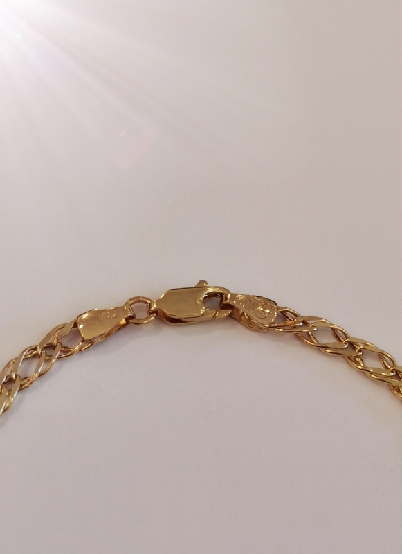 Zlatý dámský náramek rombo