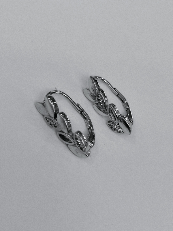 Stříbrné naušnice s bílými zirkony