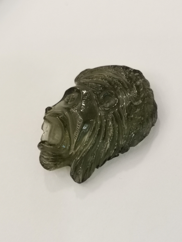 Vltavín glyptika hlava lva