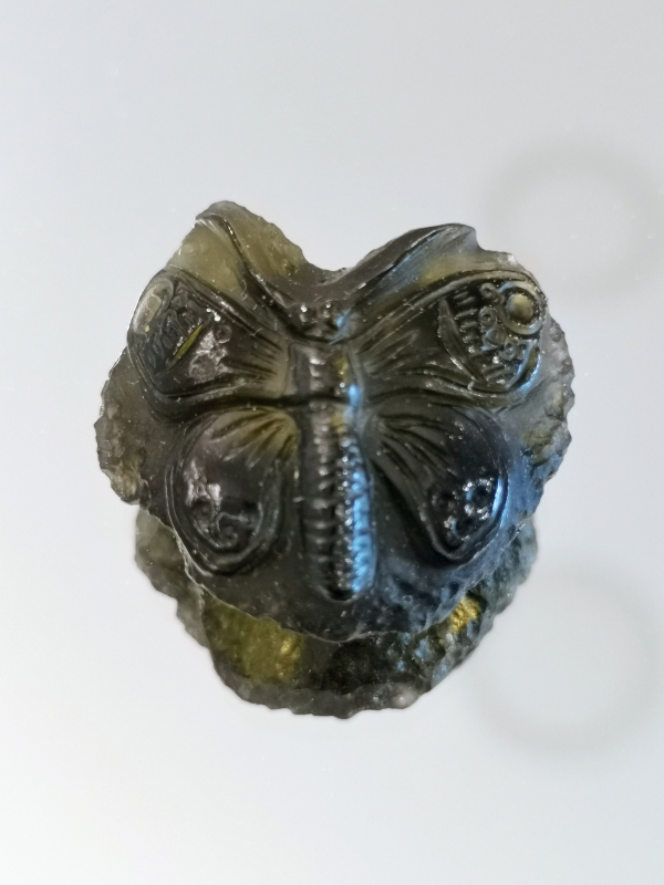 Vltavín glyptika motýl