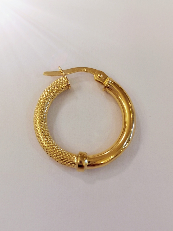 Zlaté kruhy zdobené