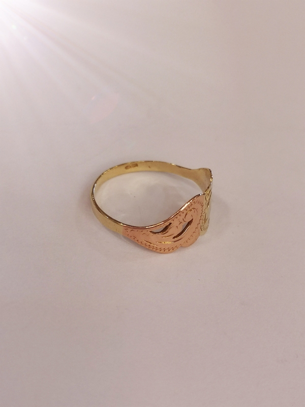 Zlatý dámský prsten celozlatý