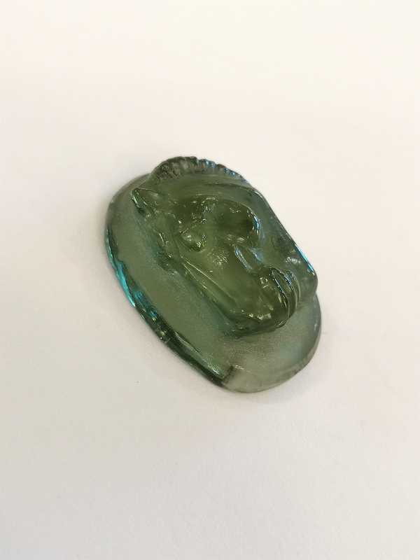 Vltavín glyptika kůň