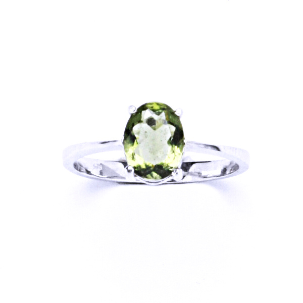 Stříbrný prsten s broušeným vltavínem