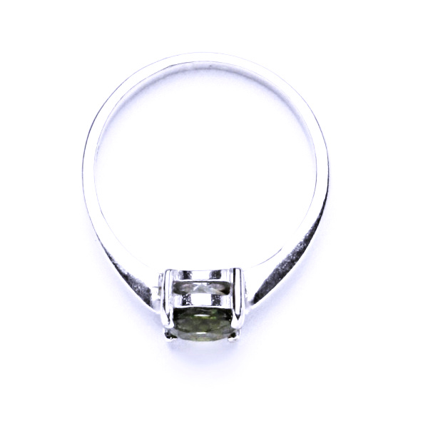 Stříbrný prsten s broušeným vltavínem