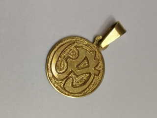 Zlatý přívěs amulet Ohm