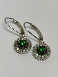 Stříbrné naušnice se zeleným kamenem a zirkony