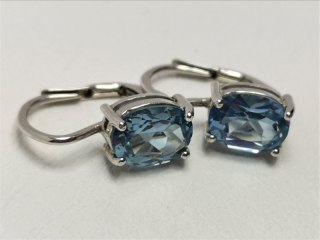 Stříbrné naušnice s modrým kamenem