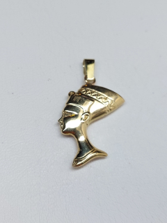 Zlatý přívěšek Nefertiti