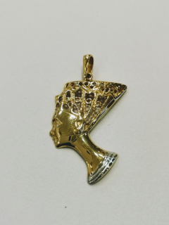 Zlatý přívěšek Nefertiti