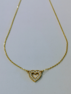 Zlatý náhrdelník se srdcem s bílými zirkony