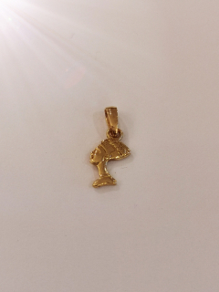 Zlatý přívěšek Nefertiti