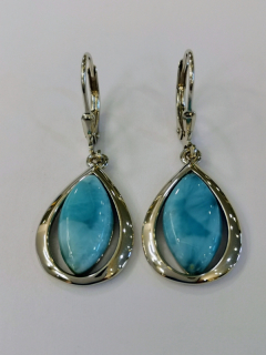 Stříbrné naušnice s larimarem