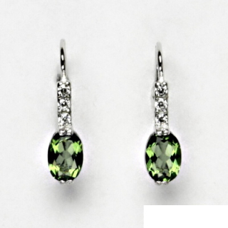 Náušnice z broušeného vltavínu vsazeného do stříbra se zirkony